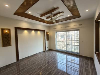 8 Marla House For Rent In Umar Block Bahria Town Lahore