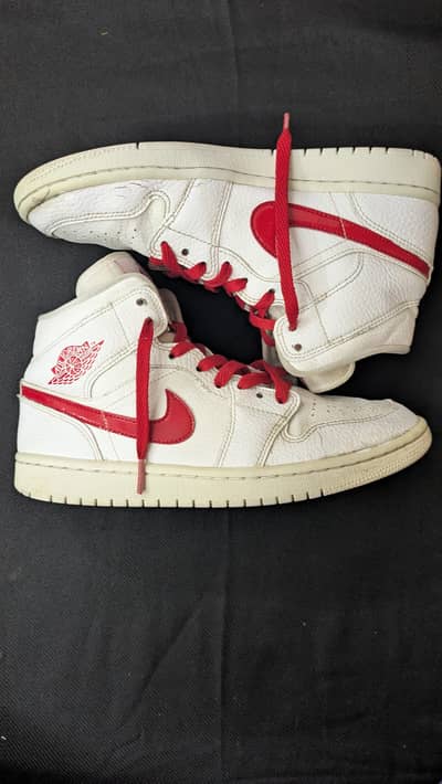 Air Jordan 1s mid