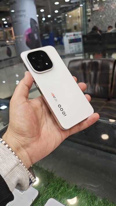 Vivo Iqoo 15