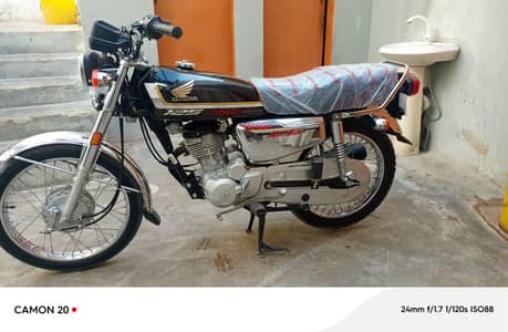 Honda CG 125s chrom edition model 2025 ka 9 month unregistered 2800 km
