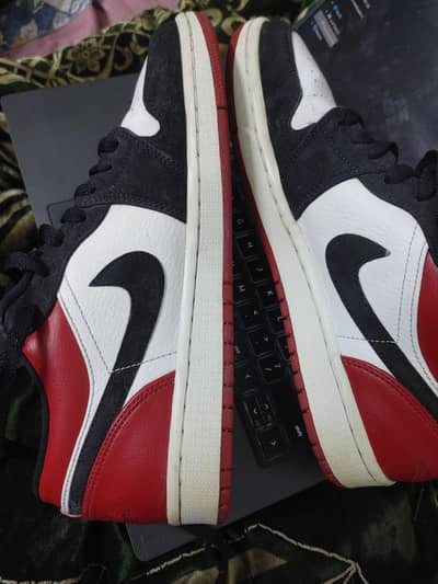 Nike air Jordan low  Chicago very rare in this condition and collector