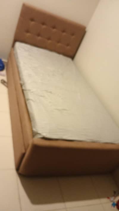 single bed/kids bed with storage space