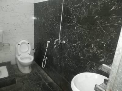 Flats for rent only for bachelors