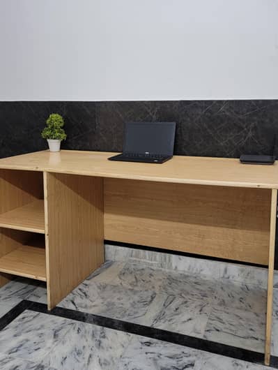 study/gaming/office table for sale