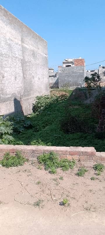 5.5 Marla Plot For Sale With Out Gas Location