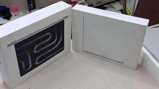 MacBook Pro M5 2025 14" Non active just box open silver