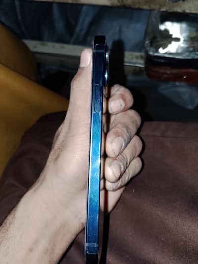 iPhone 12: all ok 10:10by