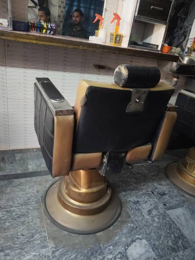 barber shop ke Liya kareger ki zaroorst full trained . . . . . . read discr