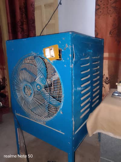 air colour good quality pamp fan all ok no leaking . . . .