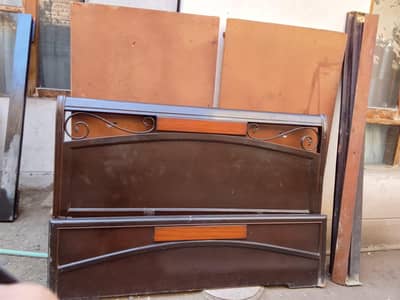 2 bed sets. 4 single bed set