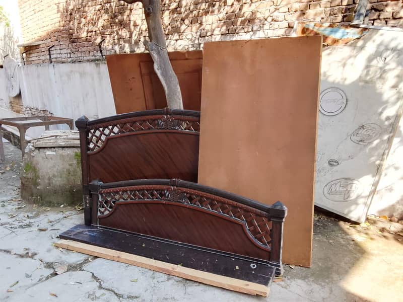 2 bed sets. 4 single bed set 2