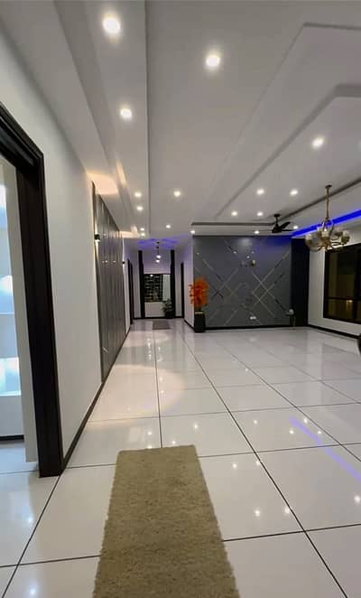 Good 666 Square Yards House For Sale In DHA Phase 8