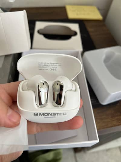 Monster MTQ52 Gaming Earbuds Available for Sell
