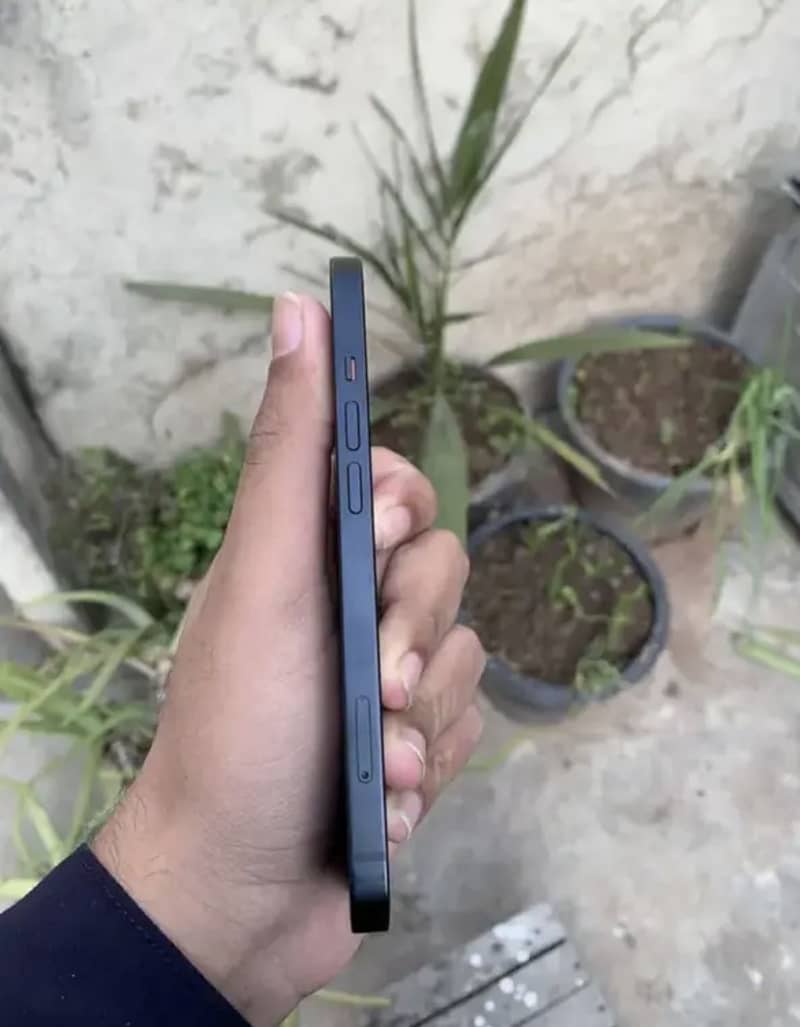 iPhone 13 sim working 4