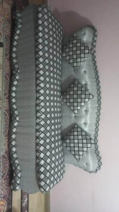 7 seater sofa set with table