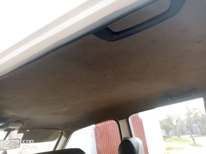 خوبصورت گاڑی ٹوٹل جینون کوئی دب خراش نہیں پوری باڈی  پر 5