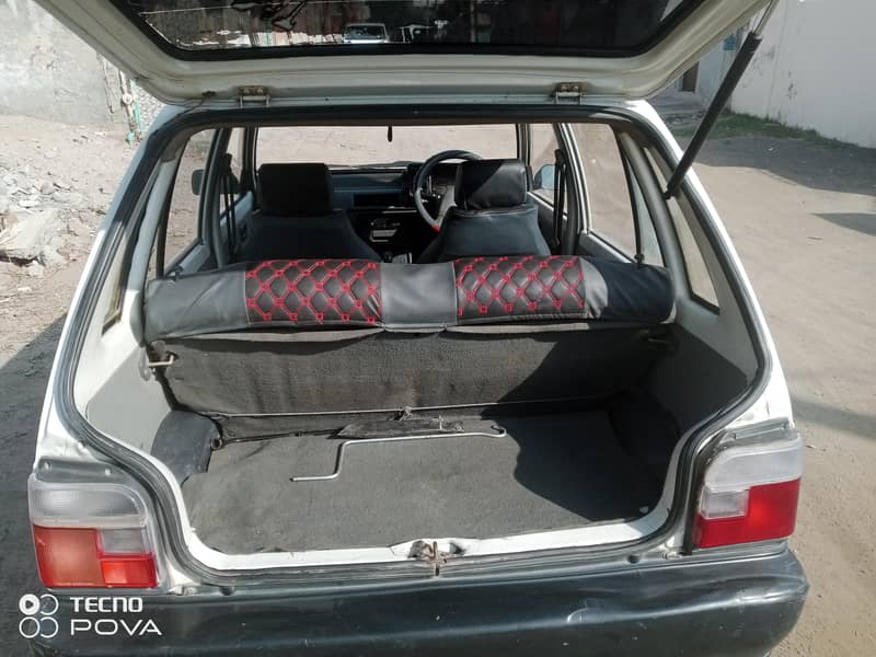 خوبصورت گاڑی ٹوٹل جینون کوئی دب خراش نہیں پوری باڈی  پر 12