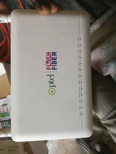 PTCL FLASH FIBER  ZTE WIFI ROUTER WITH BOX AVAILABLE