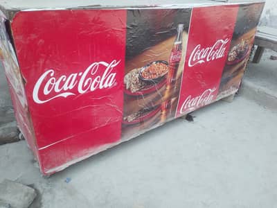 pan shop counter. with sheesha box