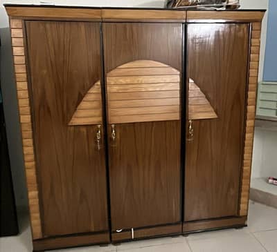 wardrobe in lush condition