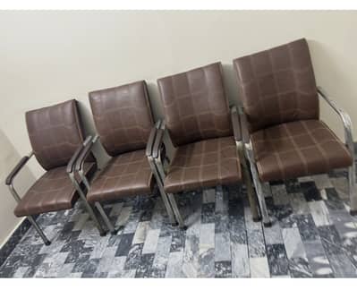 Office chair in a good condition