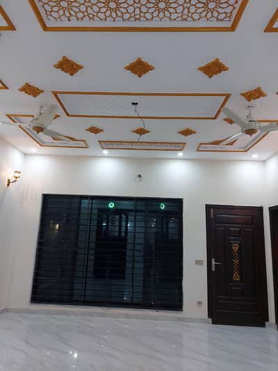 1 Kanal House for Rent Gulberg Very Hot Location (Ideal for Family or Silent Office: Call Center / Software House)