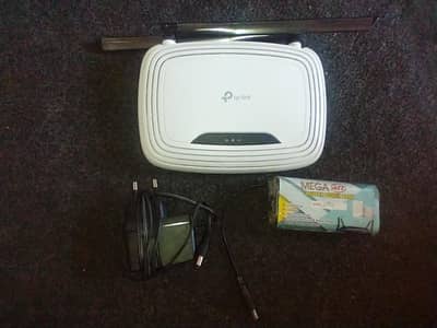 TP-LINK TL-WR841N 9v WiFi router