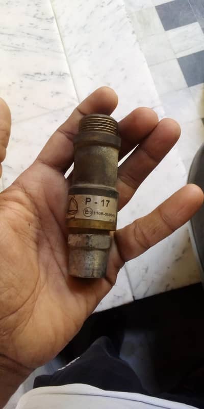 CNG CYLINDER REFILL GAUGES