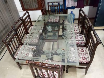 Glass top 8 seater Dining Table Set  with 8 chairs- Excelent condition