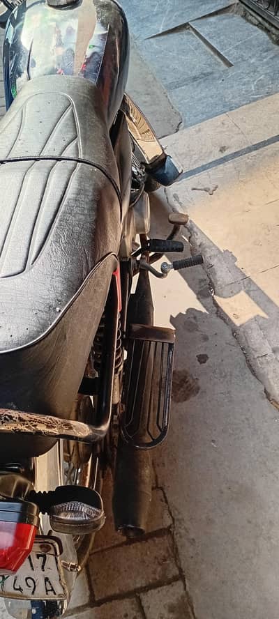 i am  selling metro bike 2017 book file end good working engune 100,pr