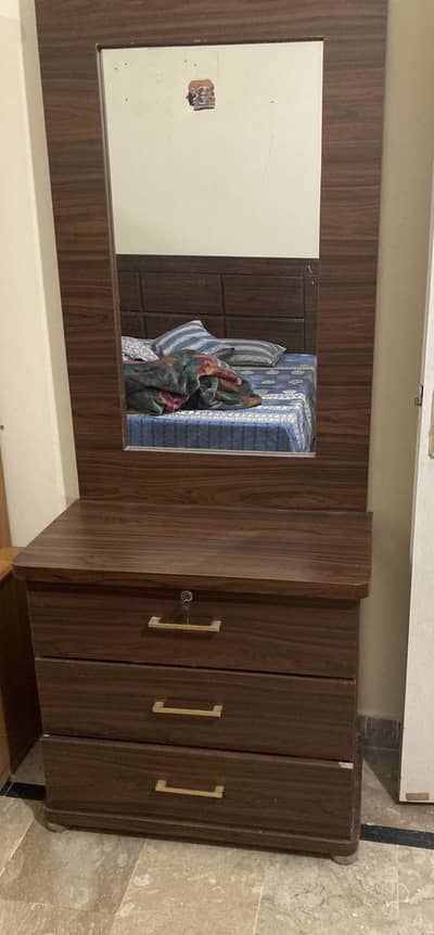 Dressing table wooden