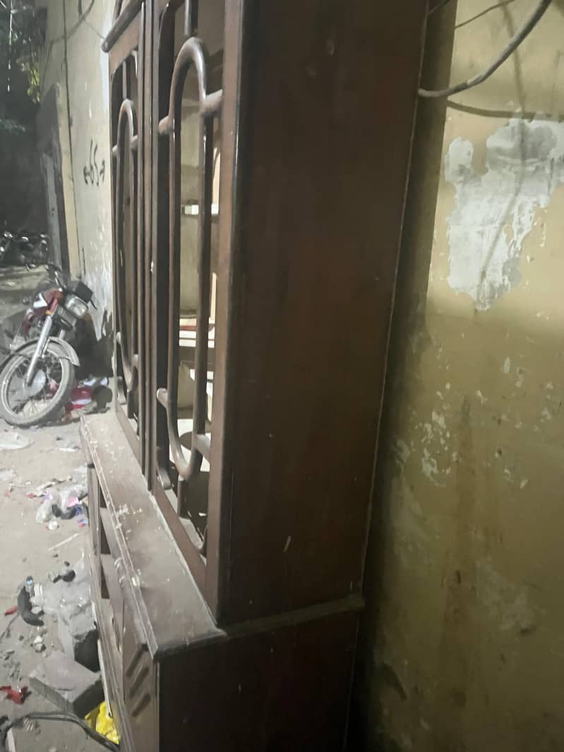 Dressing Table / Showcase 1