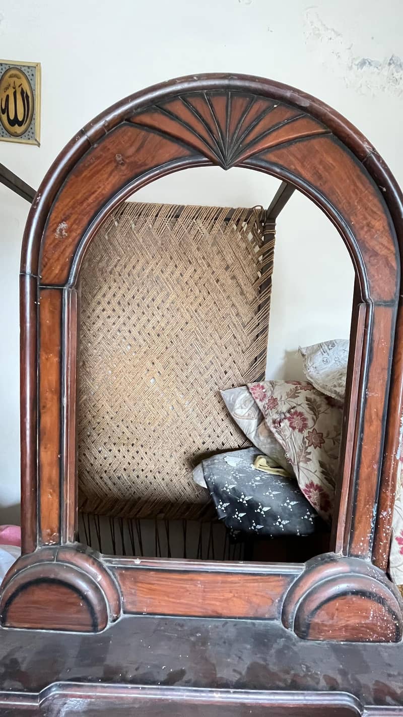 Dressing Table / Showcase 5