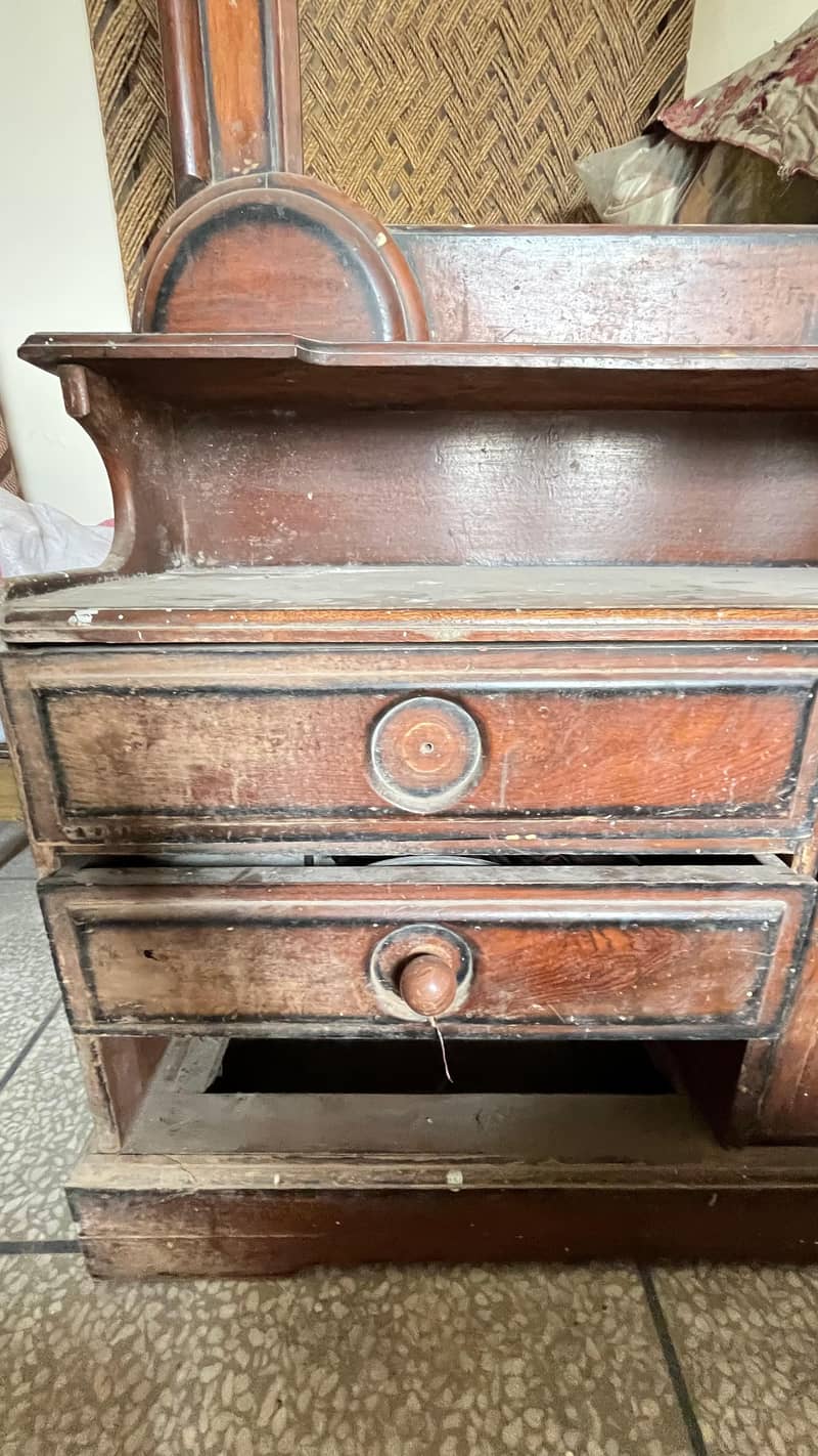 Dressing Table / Showcase 8