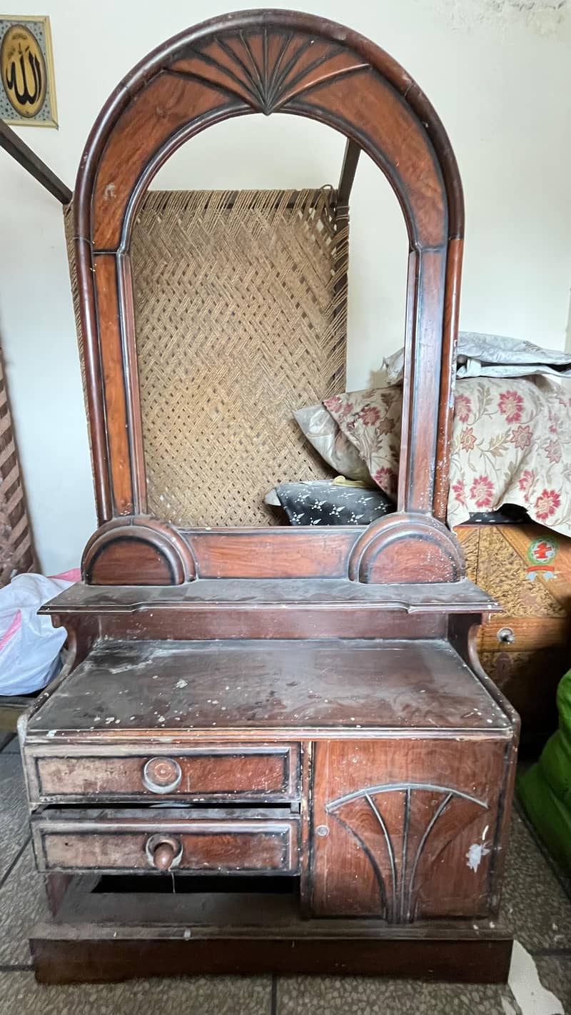 Dressing Table / Showcase 9