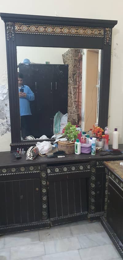Dressing table & showcase almari