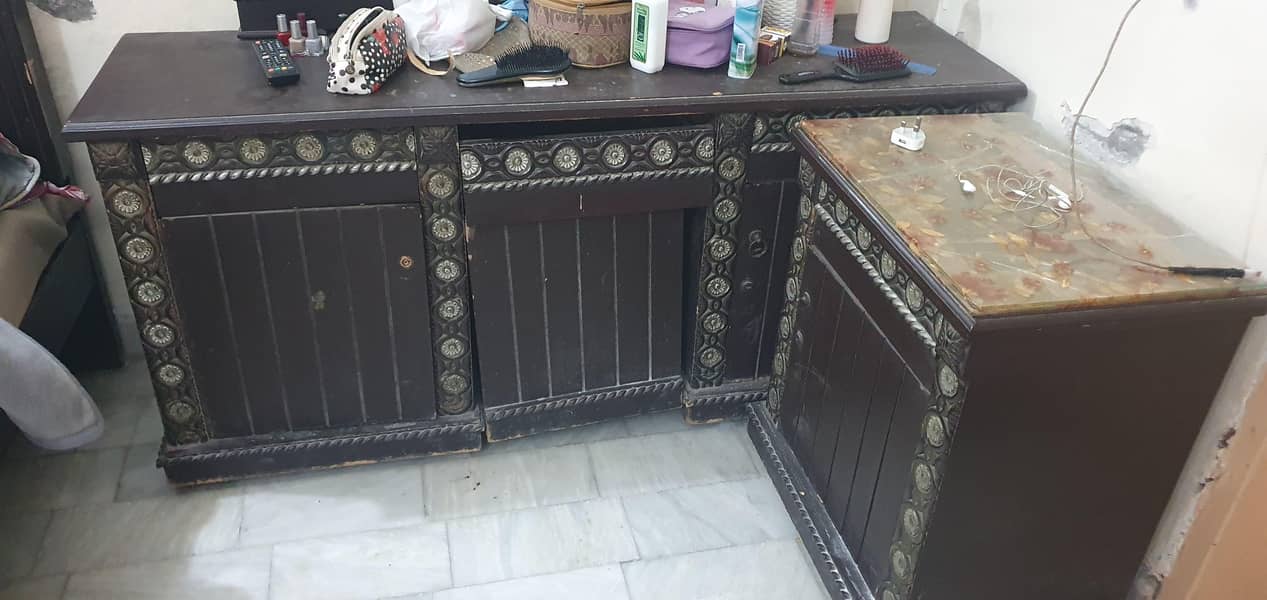 Dressing table & showcase almari 1
