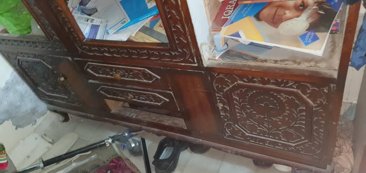 Dressing table & showcase almari 3
