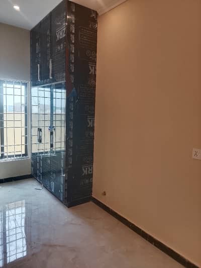 7 MARLA BRAND NEW UPPER PORTION AVAILABLE FOR RENT IN JINNAH GARDEN