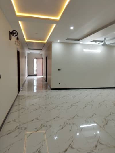 1 KANAL BRAND NEW UPPER PORTION FOR RENT AVAILABLE IN JINNAH GARDEN