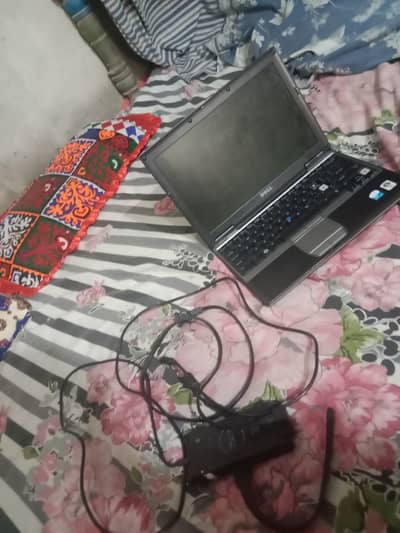 Dell laptop 2 gb ram 32 bits with charger and window 7