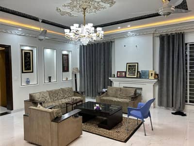 Upper Portion In LDA Avenue Sized 10 Marla Is Available