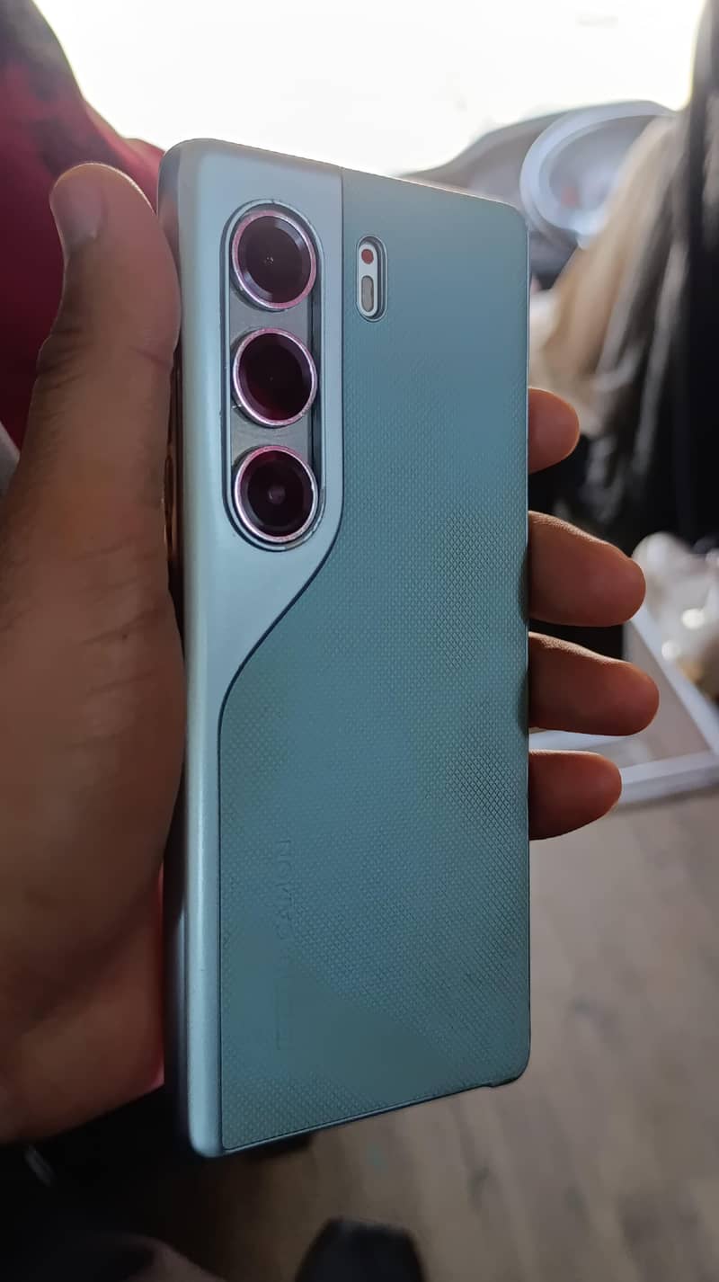 camon 40 pro 2
