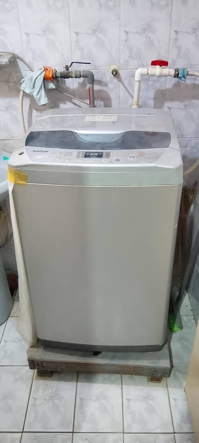 LG Fuzzy Logic fully automatic Washin Machine