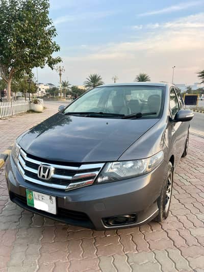 1st Owner Genuine Honda City 2015 Lahore REG