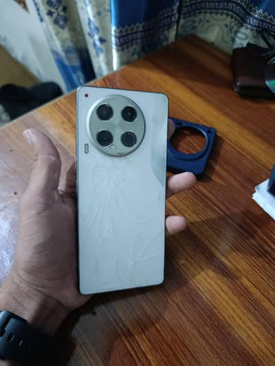 Tecno Camon 30 (8/256 GB) - White - Full Box/Accessories