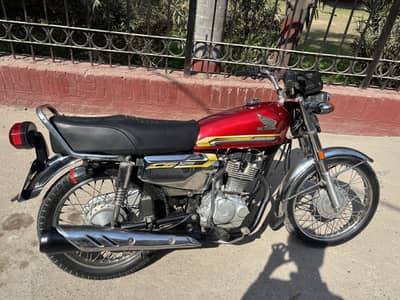 Honda 125 special edition whtsapp no 03216728888