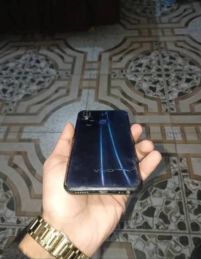 Vivo Y11 (3GB/32GB) – Excellent Condition