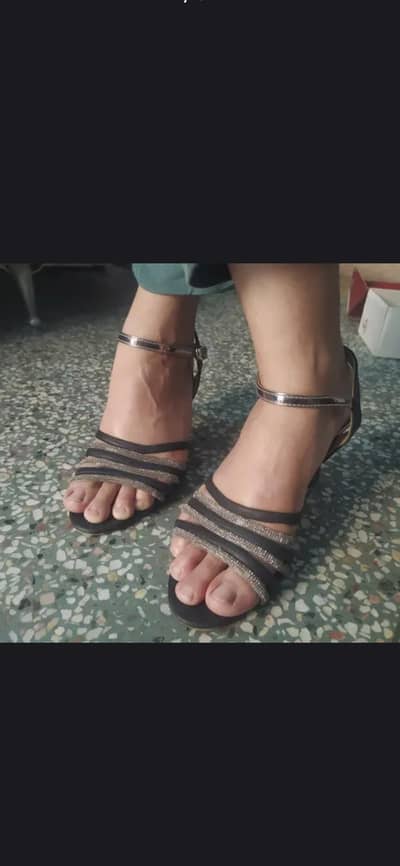 One time use heel size 40 faisalabad location