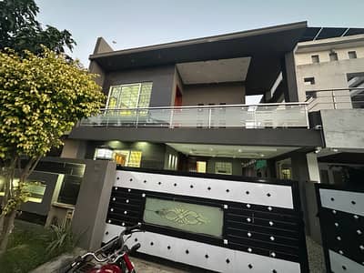 For Sale 10 Marla House Like Brand New In Bahria Town Phase 3